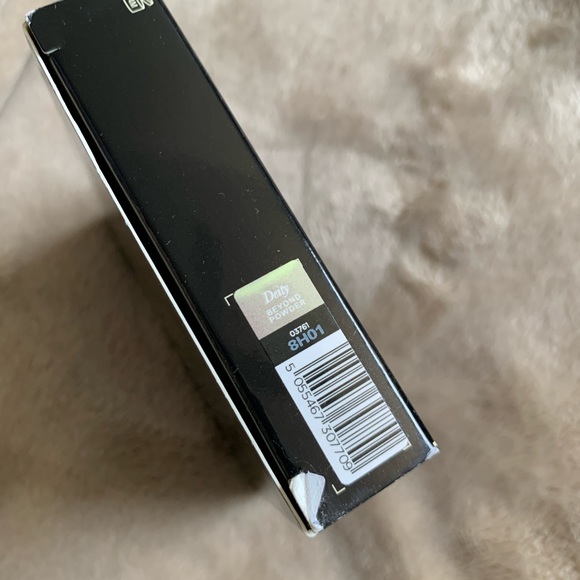 Illamasqua Beyond Powder Highlighter in Deity BNIB - Picture 7 of 14